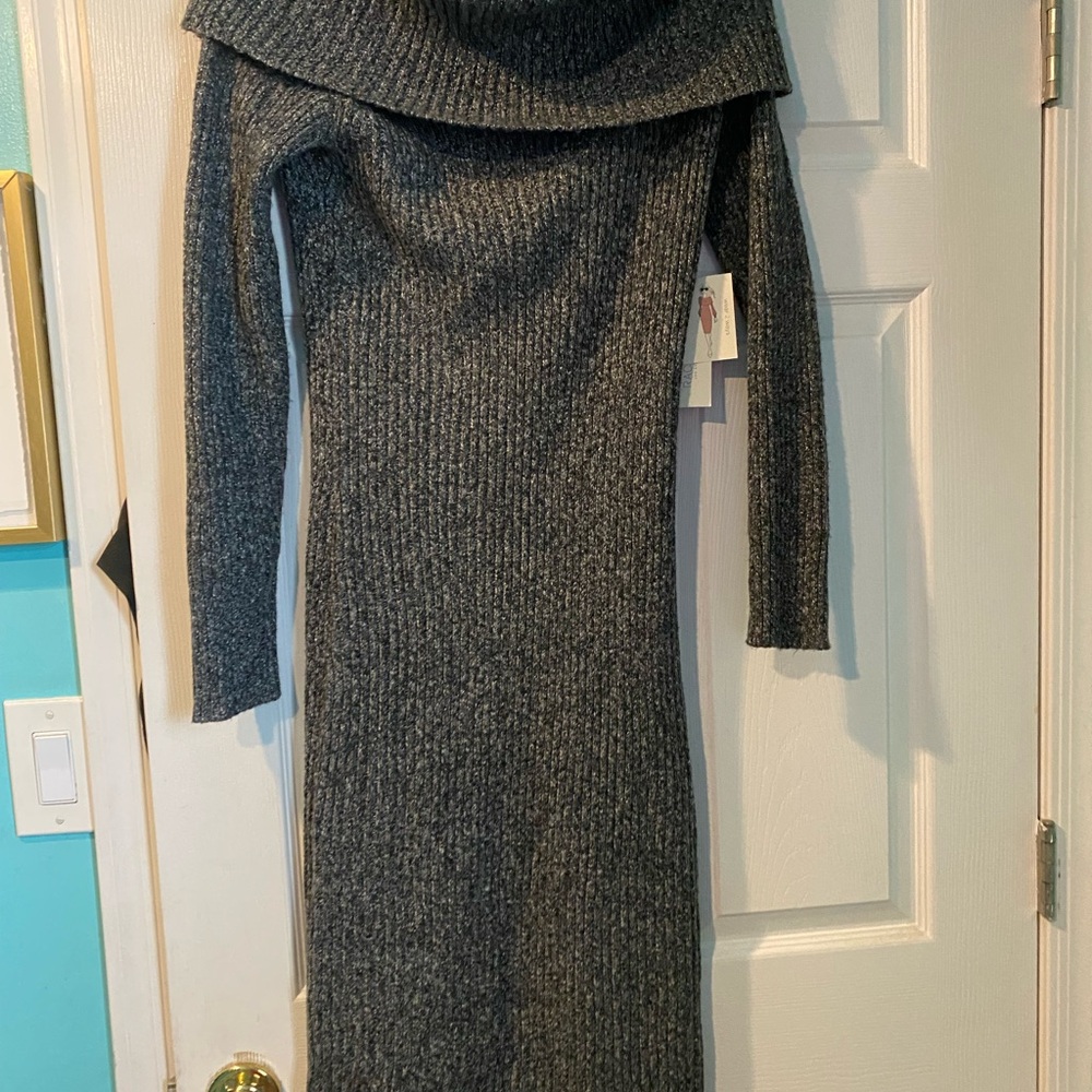 Rachel Zoe Gray Midi Dress with Timeless Elegance